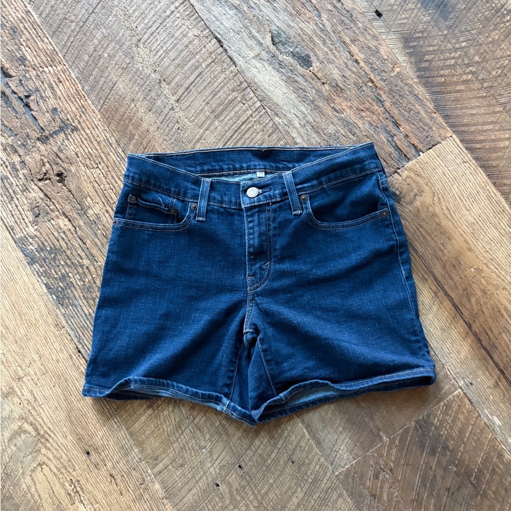 Levi’s Dark Wash Denim Shorts Size 28 Mid Rise Fitted Classic